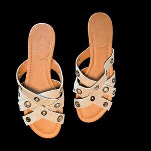 Tahari Grommet Strap Sandals – Size 7.5M